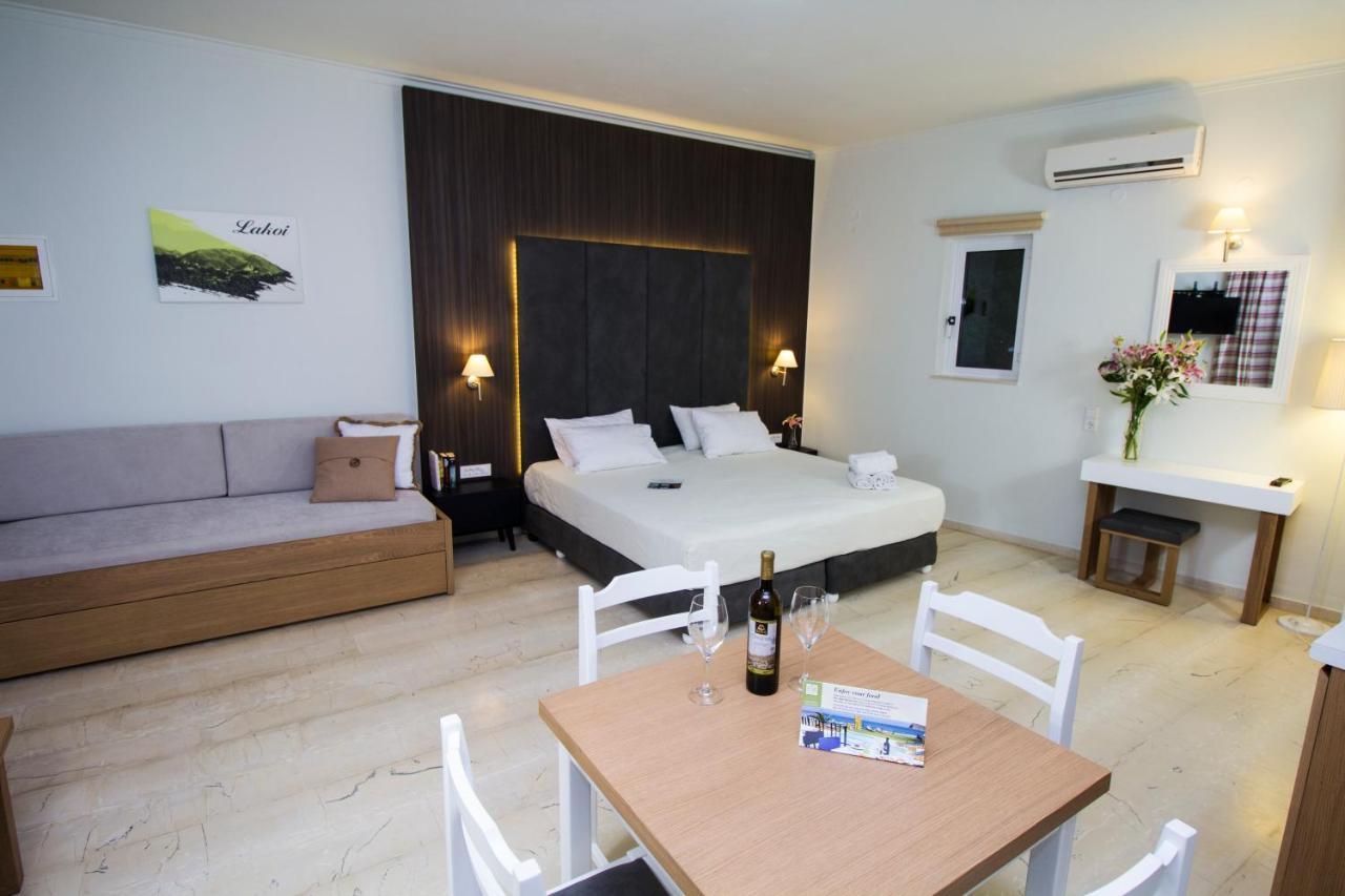 Elia Stalos Apartments Экстерьер фото