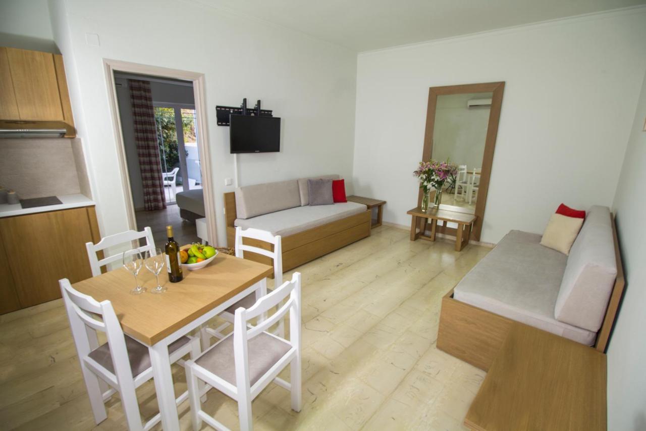 Elia Stalos Apartments Экстерьер фото